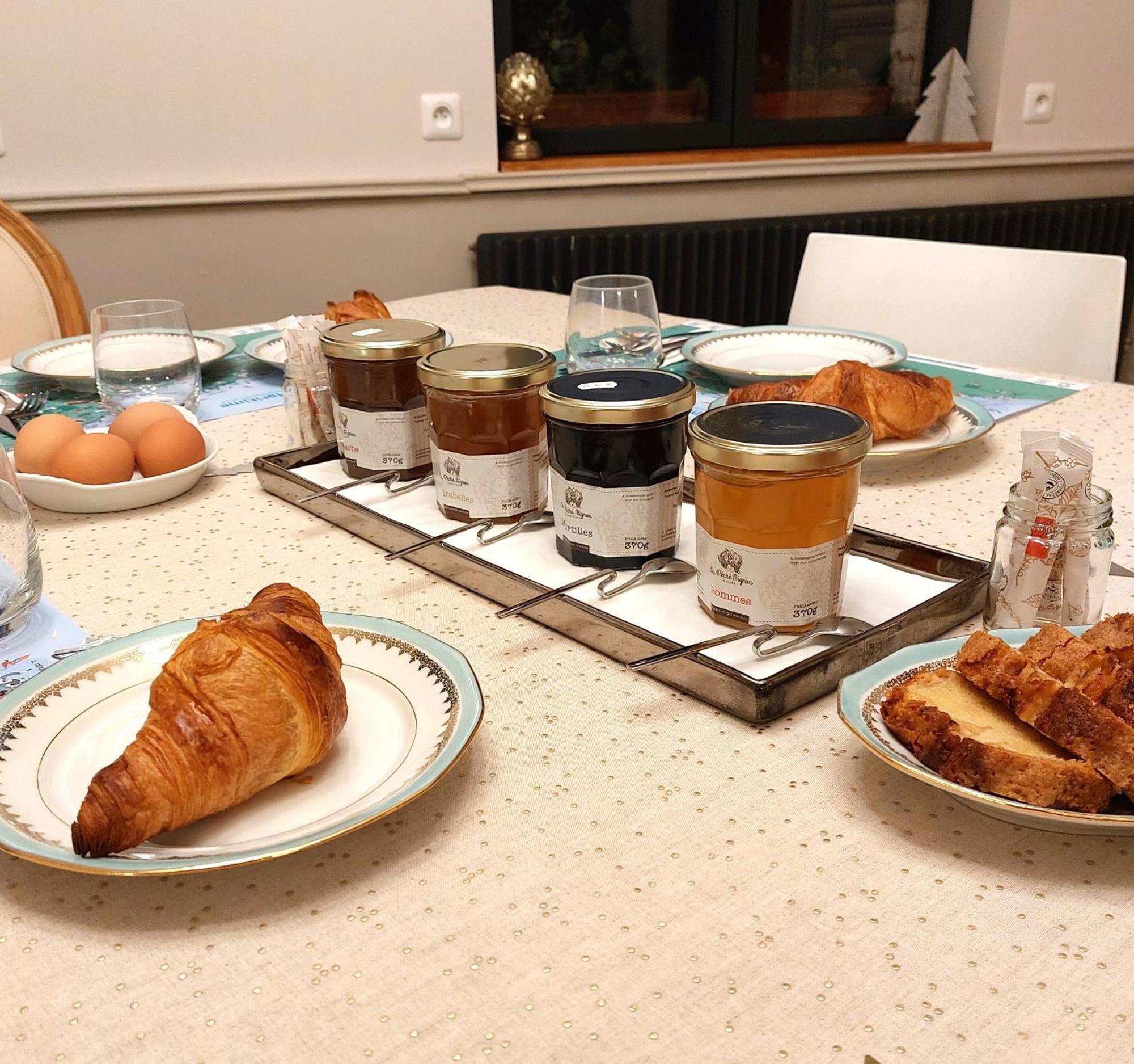 Les Jacquemarts Normands Maison D'Hotes - Guesthouse Belmesnil ภายนอก รูปภาพ